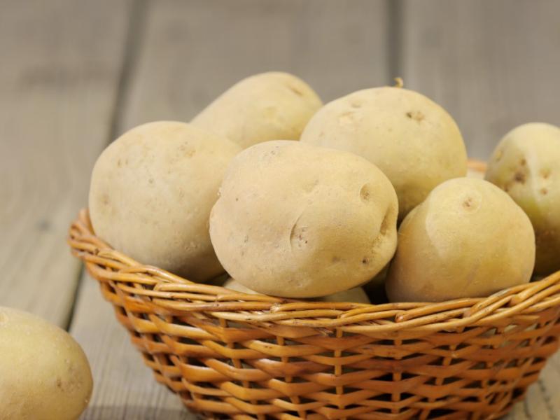 potato's in a basket