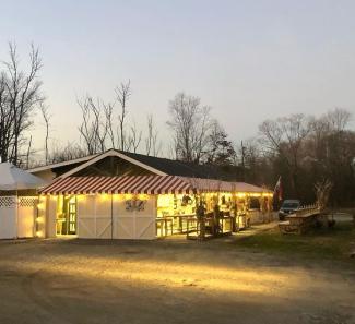 Image of farmstand white building 1 level